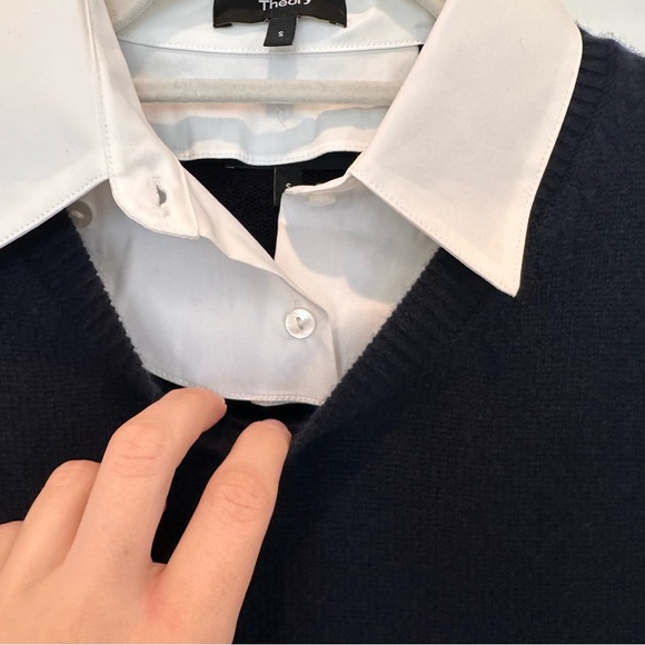 Theory Cropped Mock Neck Sweater in Cashmere - Picture 7 of 7